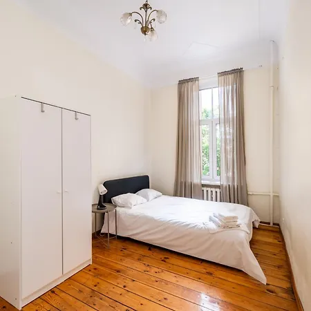 Spacious 130m2 4-bedroom For 8 With Full Kitchen - Gertrudes Street * Riga