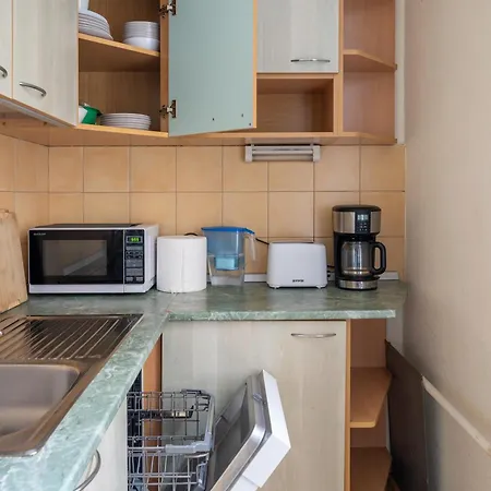 Spacious 130m2 4-bedroom For 8 With Full Kitchen - Gertrudes Street Appartement *